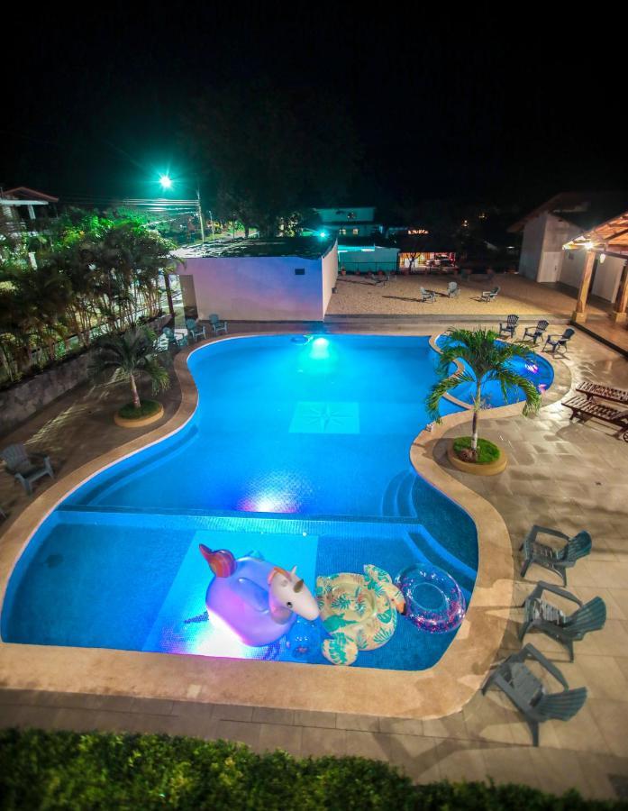 Hotel Amira Puerto Carrillo Kültér fotó