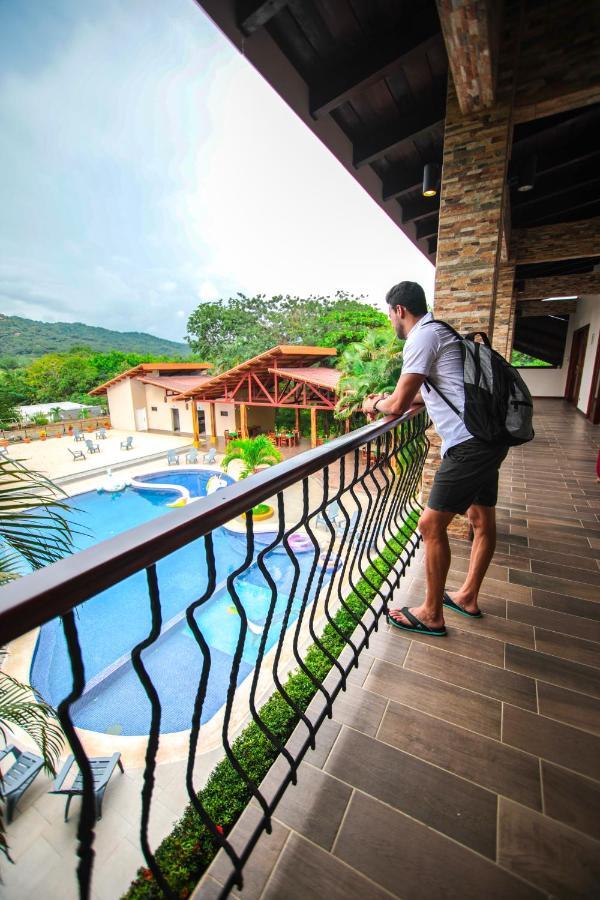 Hotel Amira Puerto Carrillo Kültér fotó