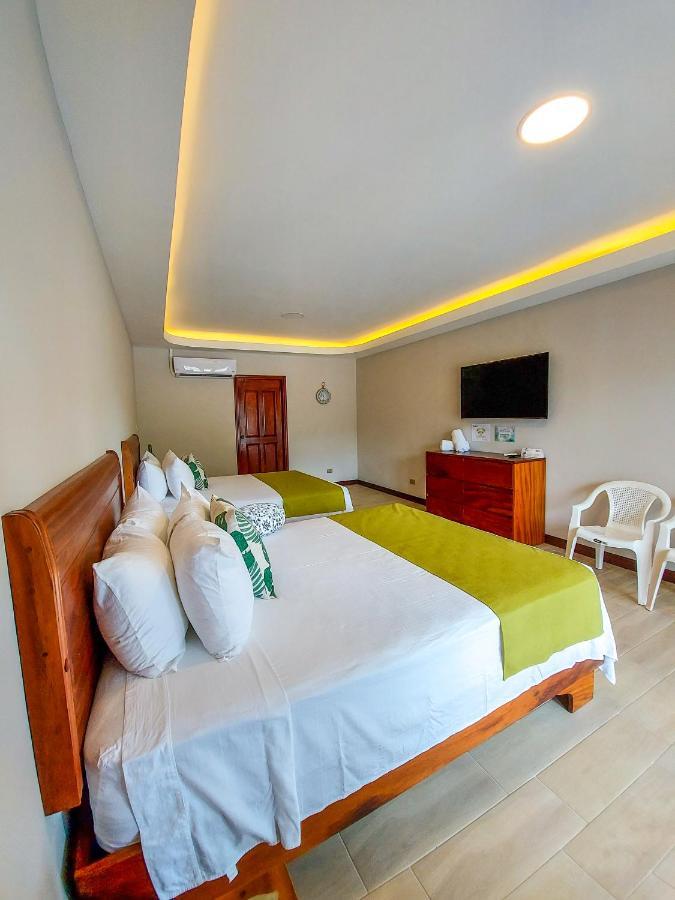 Hotel Amira Puerto Carrillo Kültér fotó